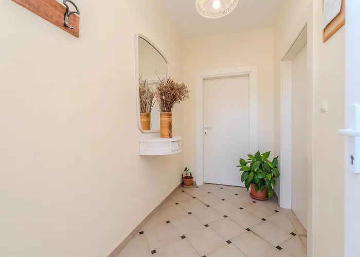 Iva Апартаменты Вели-Иж