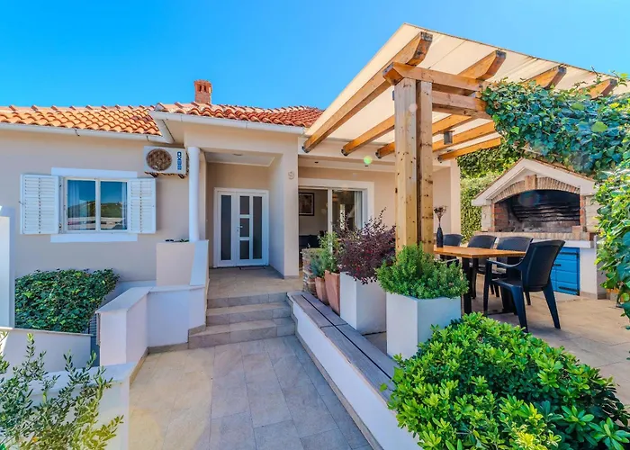 Iva Апартаменты *